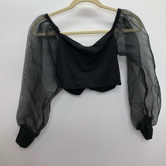 Pretty Little Thing black slinky sheer organza puff sleeve Bardot crop top - Picture 6 of 7